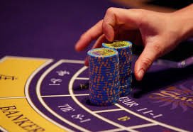 Pemain antusias menikmati permainan sportsbook dan casino di alexisslot